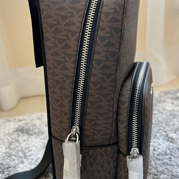 Michael Kors Cooper Commuter Sling Pack - Picture 3 of 6